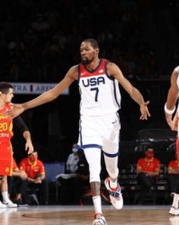  霍芬海姆锋线双星联手轰入四球  