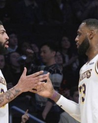  布克单节二十一分爆发，太阳客场掀翻快船结束两连败