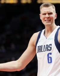  波尔津吉斯内外兼修独行侠顶住压力险胜鹈鹕保排名