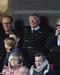  曼联传奇吉格斯现身看台观战引回忆  