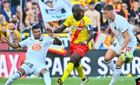  朗斯主场球迷冲突事件，俱乐部遭足协严厉处罚  