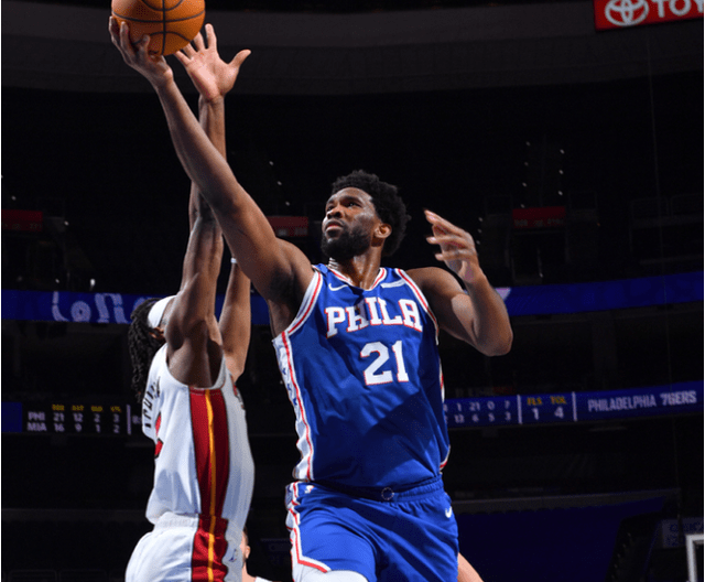  基尔高士丁主场雨战险胜展现拼搏精神